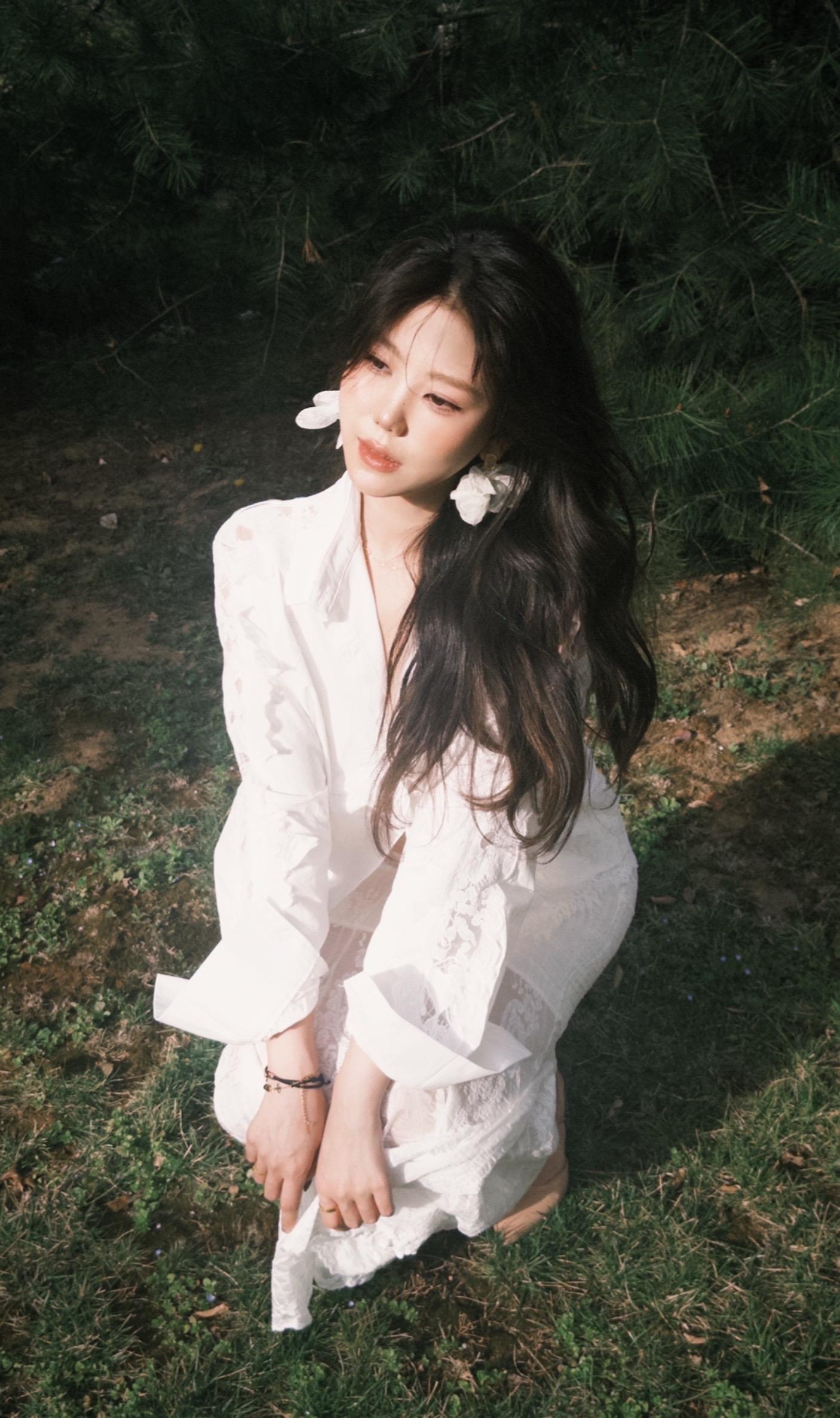 这句彝语的意思是不要怕 亲爱的姑娘，不要怕未来的千难万险，女性的眼睛既...