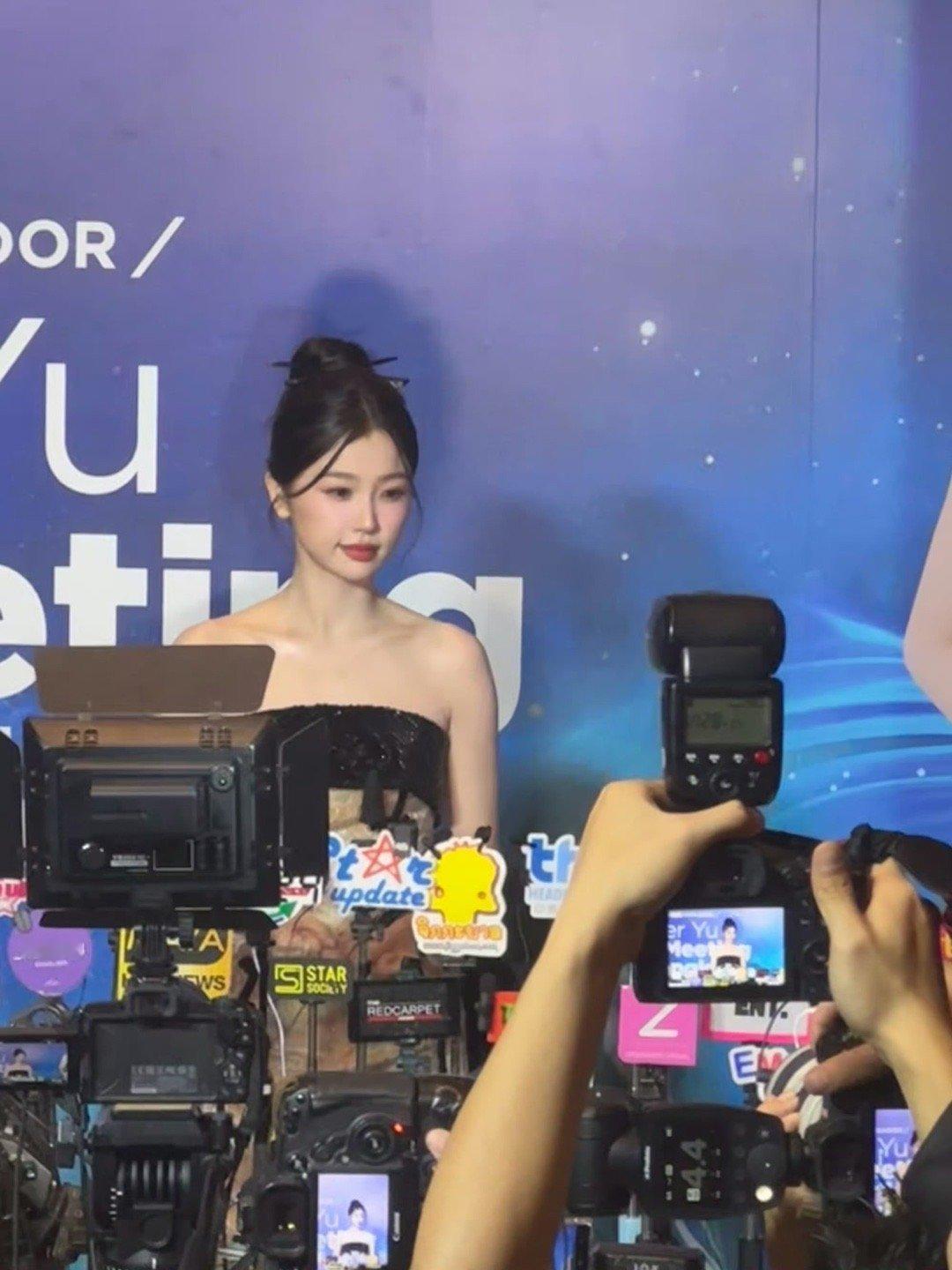 #虞书欣泰国活动现场生图##虞书欣泰国见面会现场# 虞书欣宝宝 ​​​