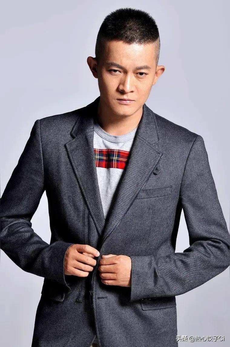 杨志刚说，大家总觉得我能有今天全是靠哥哥，郭靖宇。不是的，我有很多哥哥可以靠，我