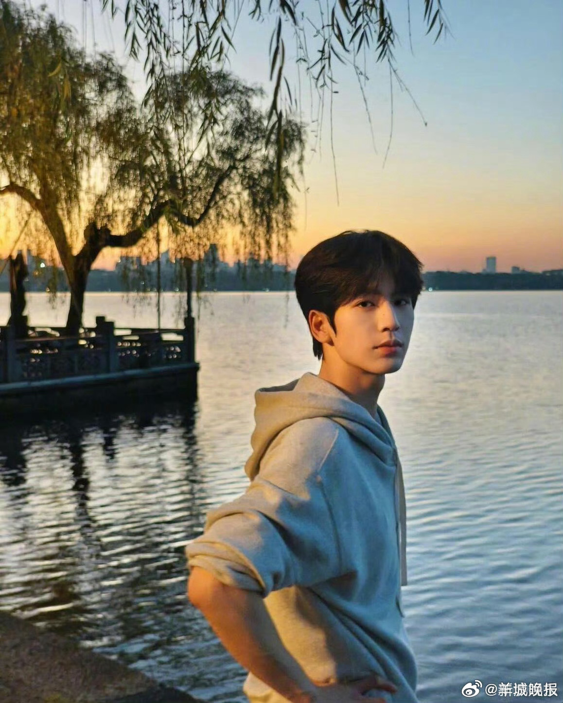 【谁的日出照充满希冀与期盼】没有什么烦恼，是一场日出解决不了的。谁的日出照让你心