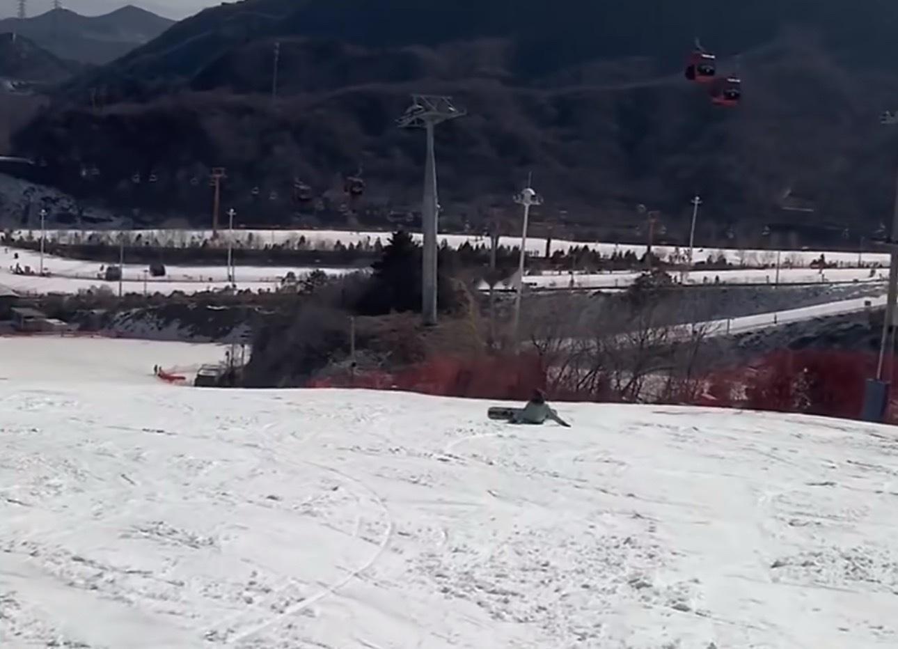 充满想象力的小马心中的乌龟： 马龙去滑雪了马龙滑雪乌龟都摔懵了