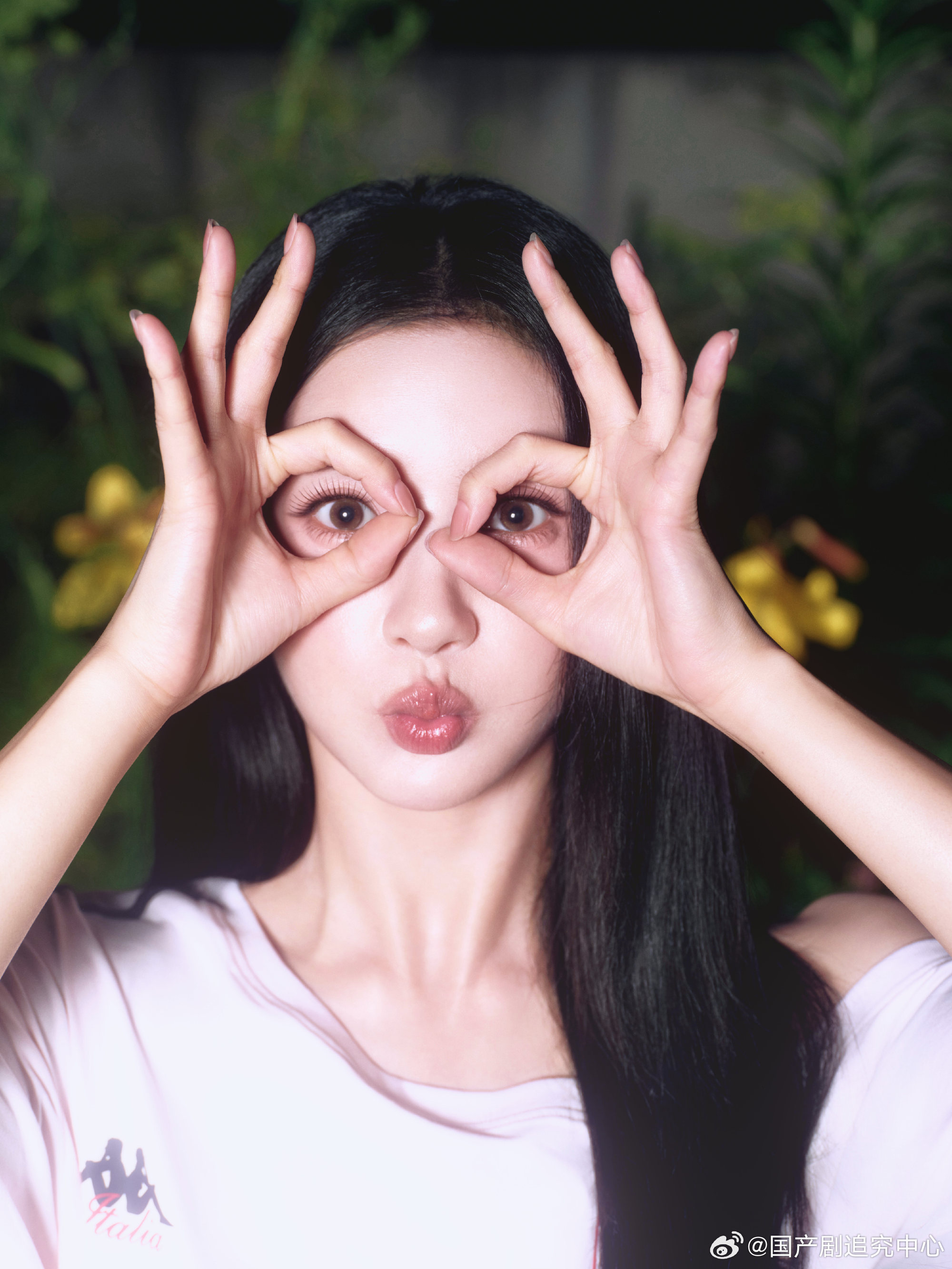 1.刘些宁现在正被资本买股，仙侠剧《不醒》女主定的她，《解甲》也在接触她，她基本