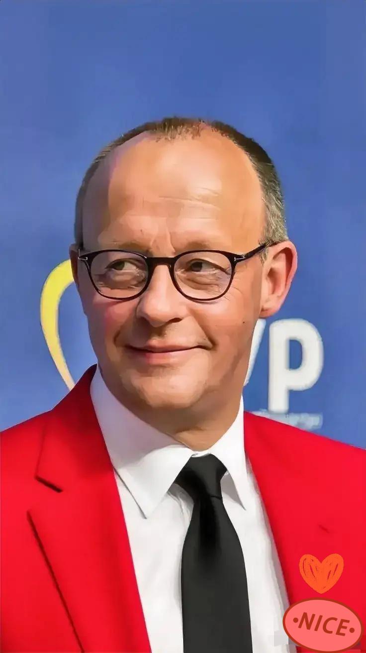 德国总理公开表态:
12月2日，德国总理默茨1日公开表态，反对给乌克兰“强加和平