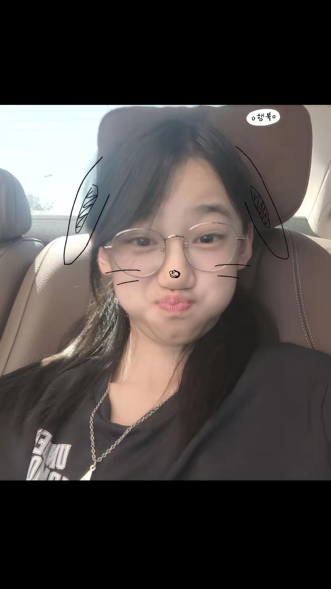 喵？喵 萌妹