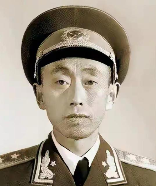 1983年，一位西路军老兵在医院看大门的时候，没招谁没惹谁，居然被人活活打死了。