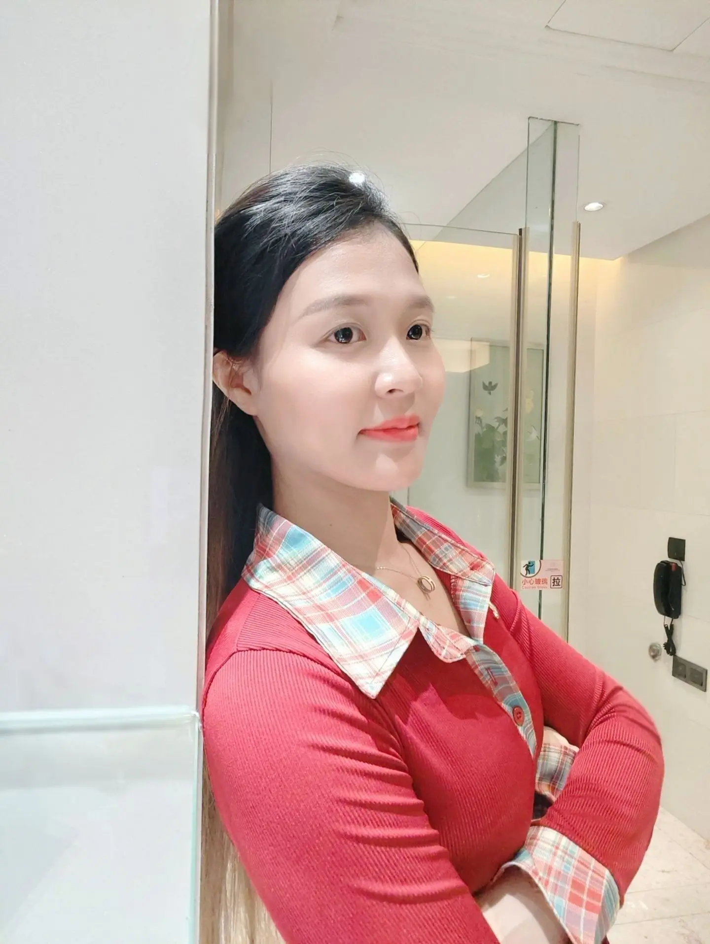 只是因为在人群中看了你一眼