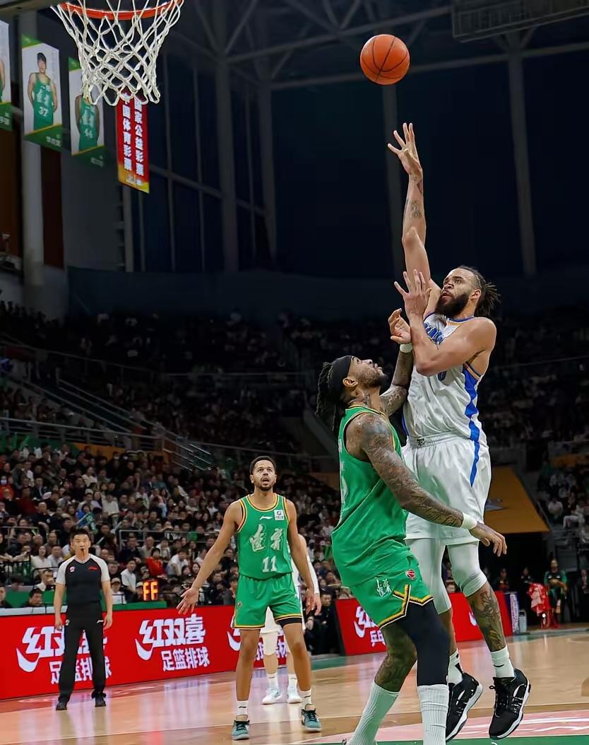 感觉莫兰德在辽宁男篮长大了？主场输给北京男篮后，莫兰德深夜发声向球迷致歉，表示虽