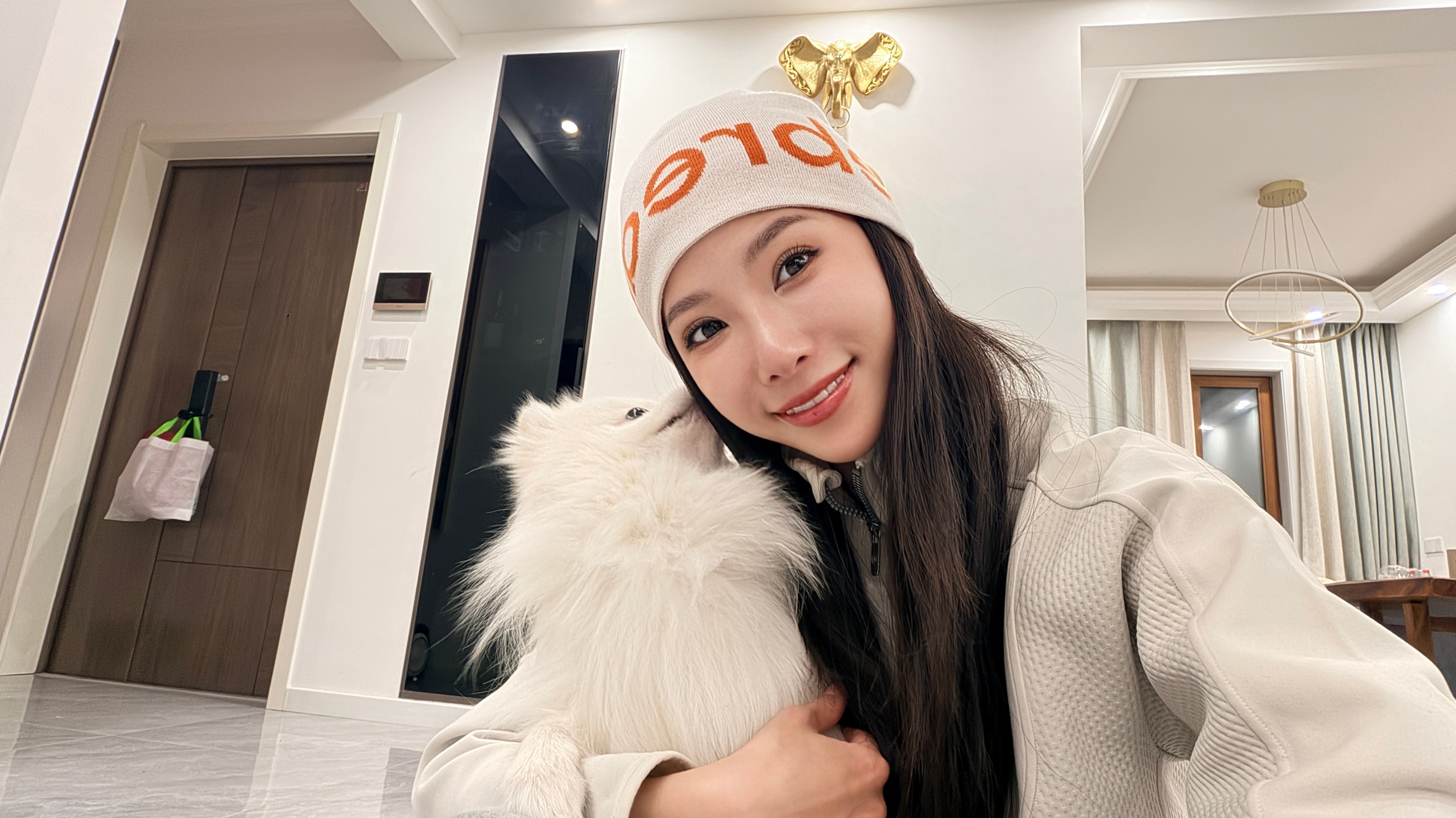 来姐姐家，跟三个小孩玩（还有一个毛孩儿），我姐说我这个小姨太惯孩子每次我一来她俩