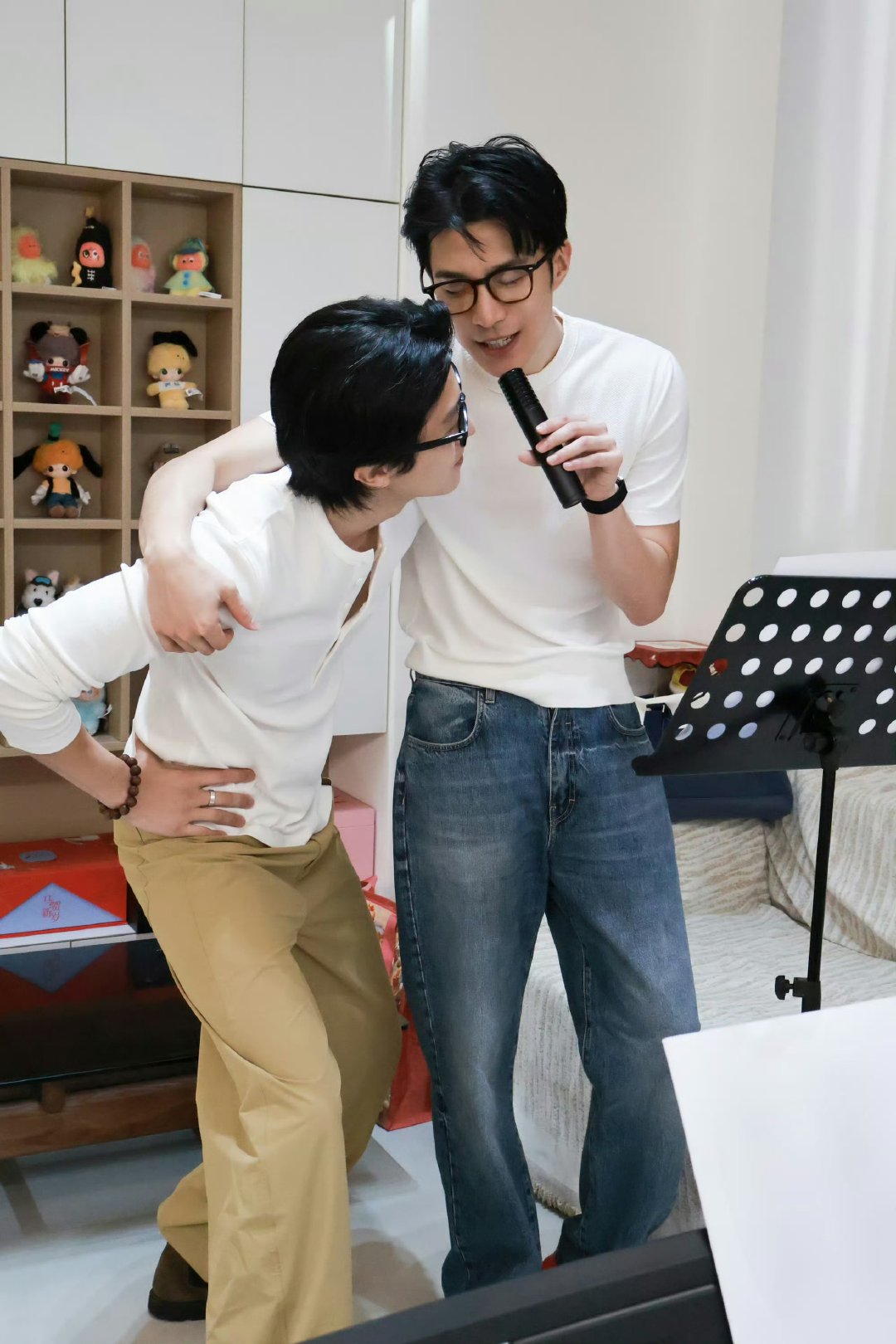 幸卓辉章明伯新歌首唱 幸卓辉章明伯双人舞台见面会高光时刻，幸卓辉章明伯合力唱响新