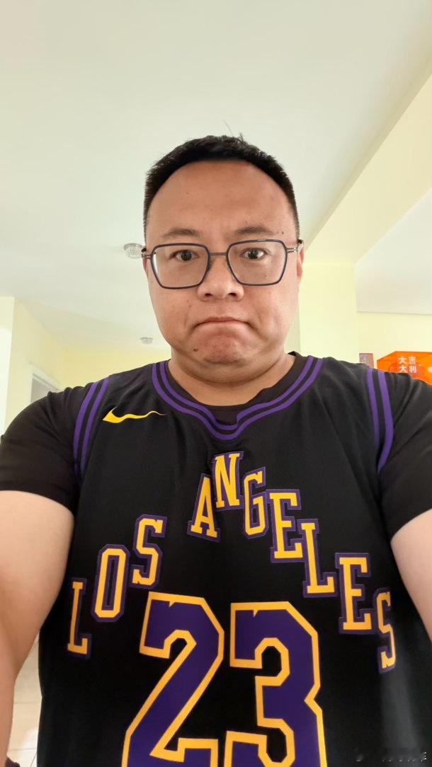不知道老詹还能打几年了 