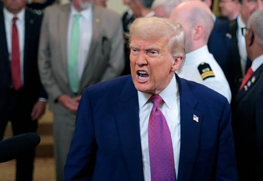 特朗普受访放狠话：如果中方敢向伊朗输送武器，那中方将会面临“大问题”，这话听着挺