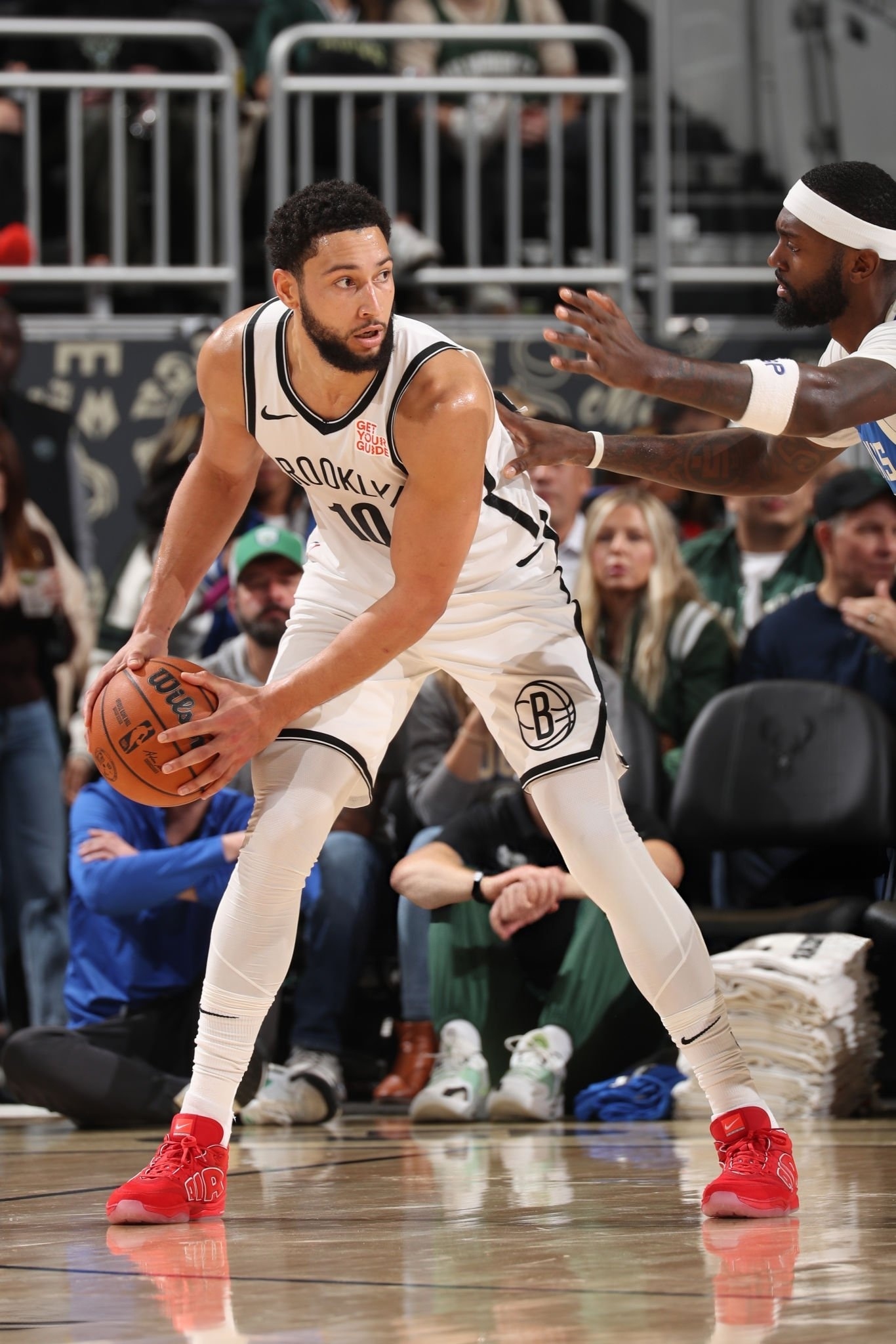 SNEAKERS ON COURT  Ben Simmons👀📷: Gary