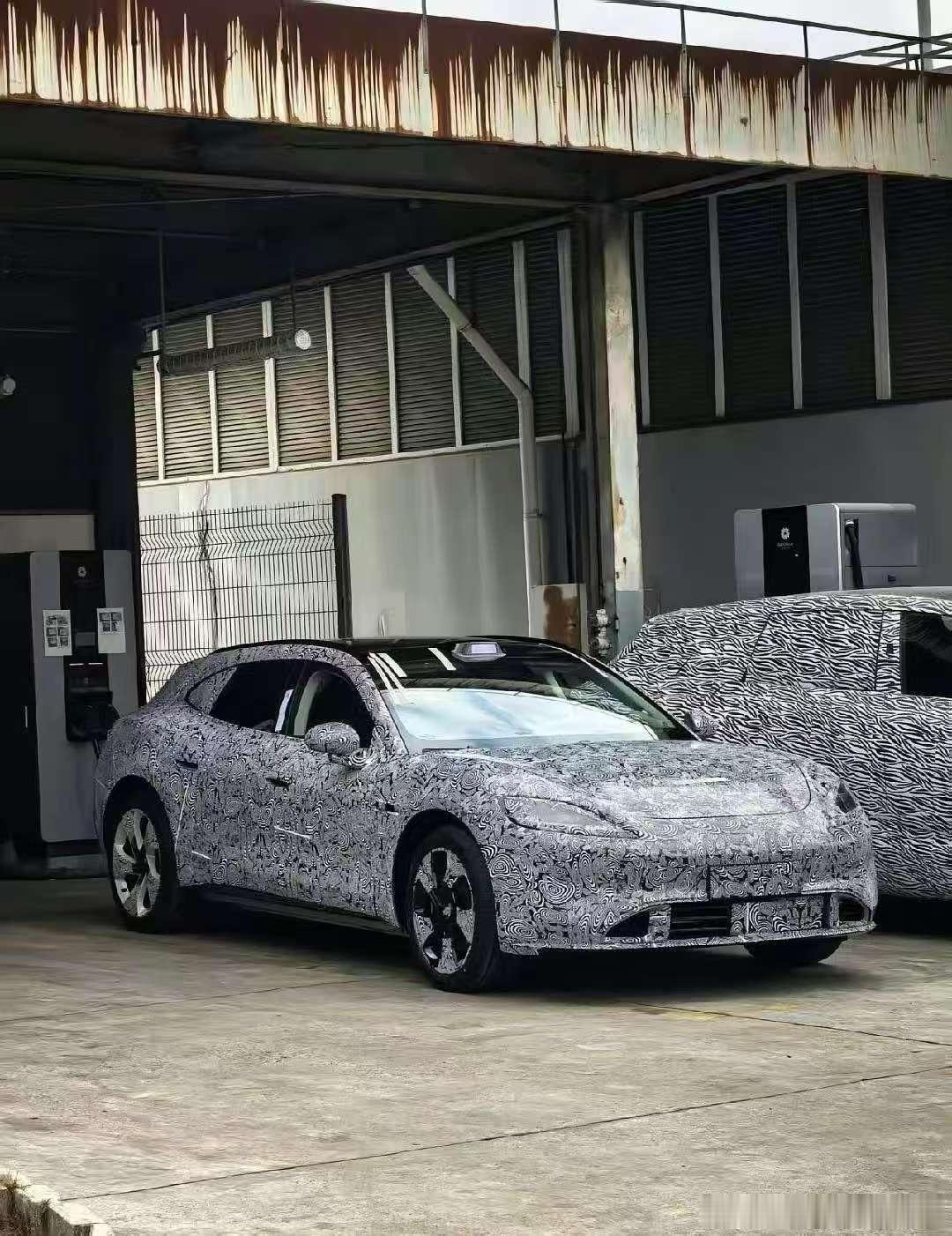 网传尚界轿跑，首张谍照吧？ 但是怎么感觉是猎装，到底是不是尚界，有了解内情的吗？