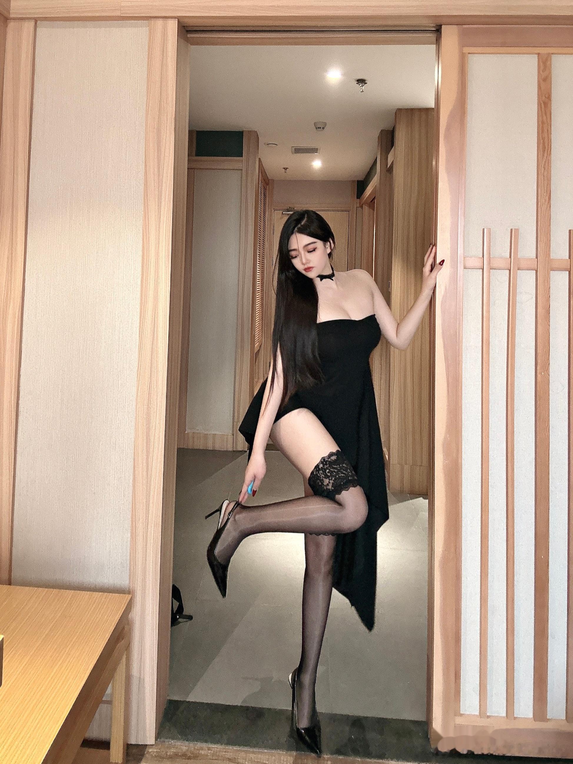 1+1等于几 猜对了把我姐妹介绍给你 ​​​