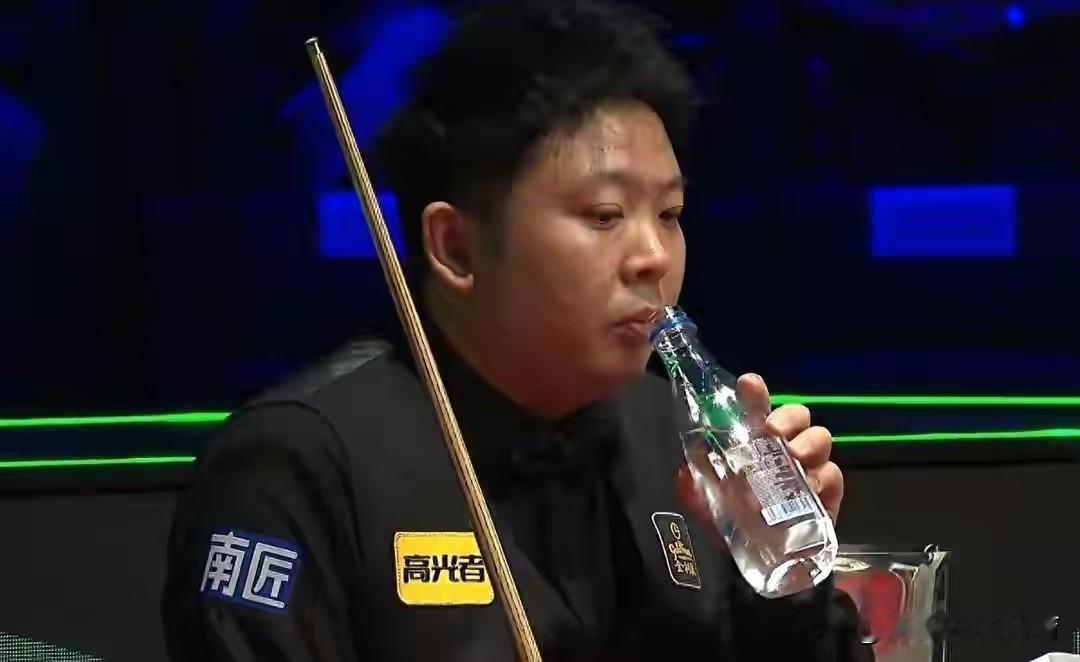 奖金170万，咱就顶峰相见！斯诺克世界大奖赛，两名中国90后小将争夺冠军

★昨