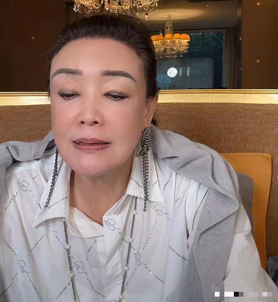 兰姐也不提孙子孙女了，自己儿子过两天就原谅了，只要儿子说身体不舒服，立马就原谅了