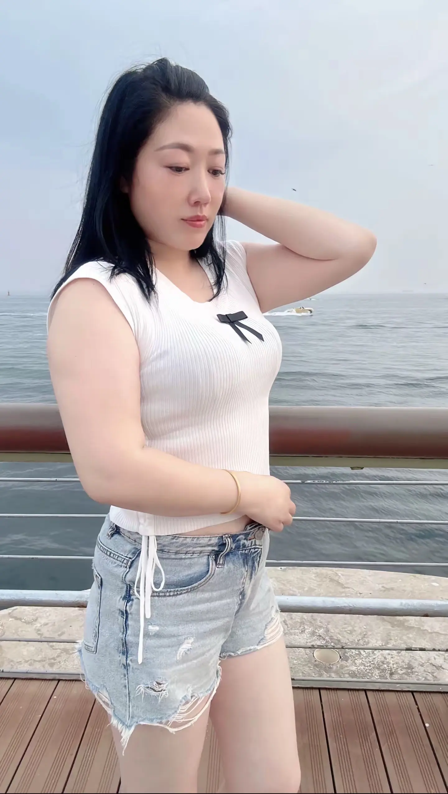 两个人有了感觉就不在乎年龄大小贫富之差…情感共鸣