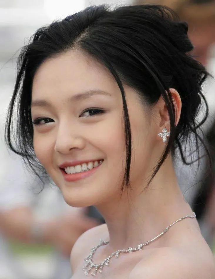 大S归来不是汪小菲的包机，昨天很多人都在说汪小菲重情重义，特地包飞机回来，今天又