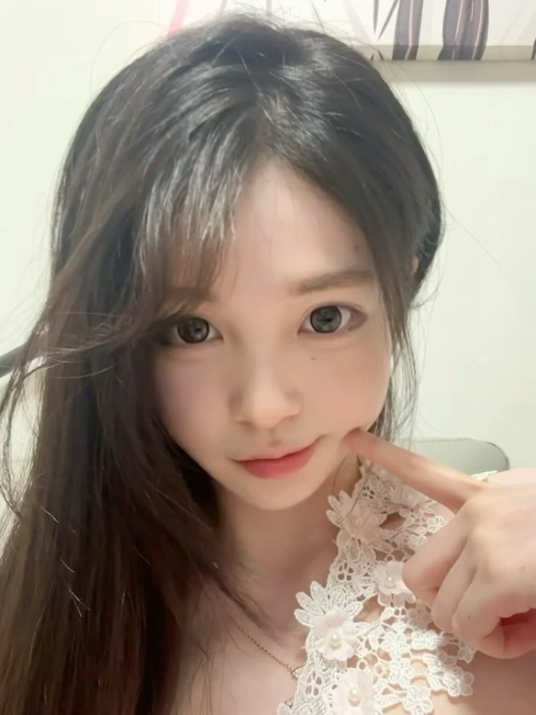 专心经营自己的美萌生活最近拍了好多呀 