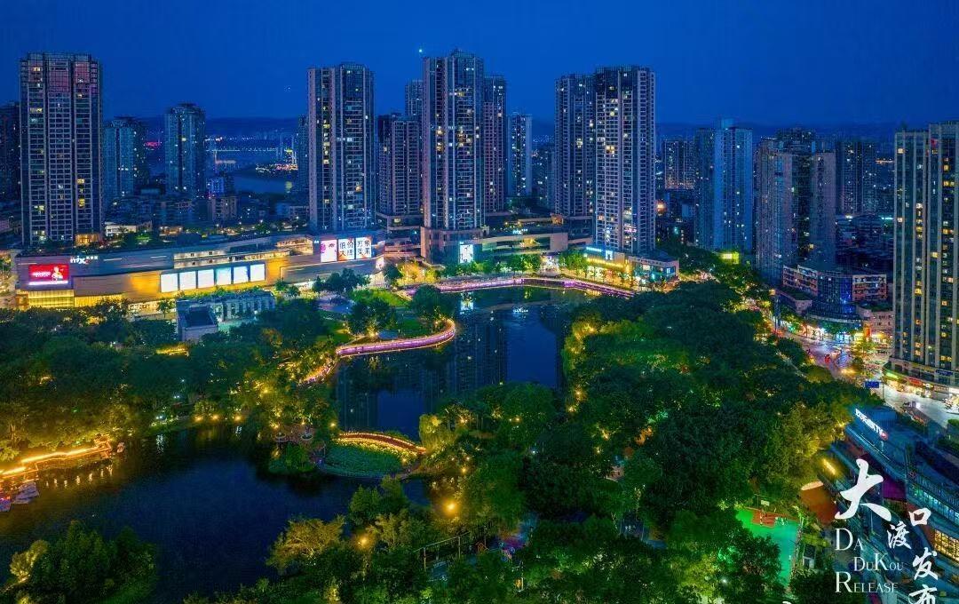 今日即将落幕，辛苦了！窗外夜色宁静，江风温柔，正是卸下疲惫的时候。晚安~愿你好梦