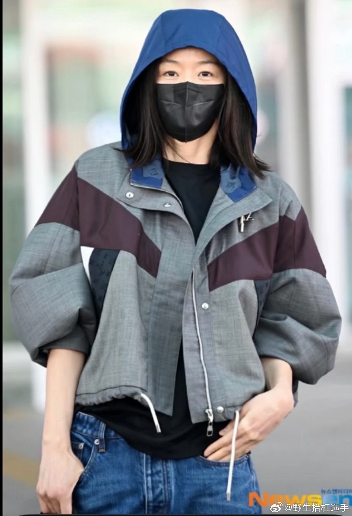 刘亦菲全智贤撞衫刘亦菲全智贤撞衫，两人穿了同款外套，合格的代言人没错了！刘亦菲全