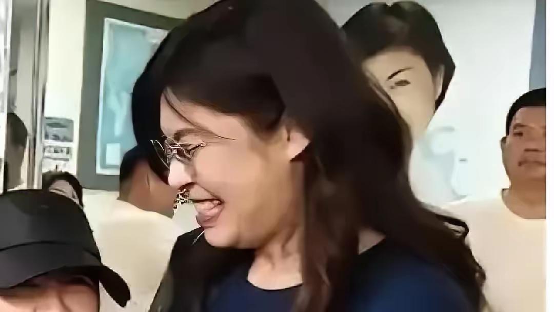 曾高喊“手撕解放军”的高雄女孩，登大陆后反水，绿营底裤被扒光
 
谁也没想到，当