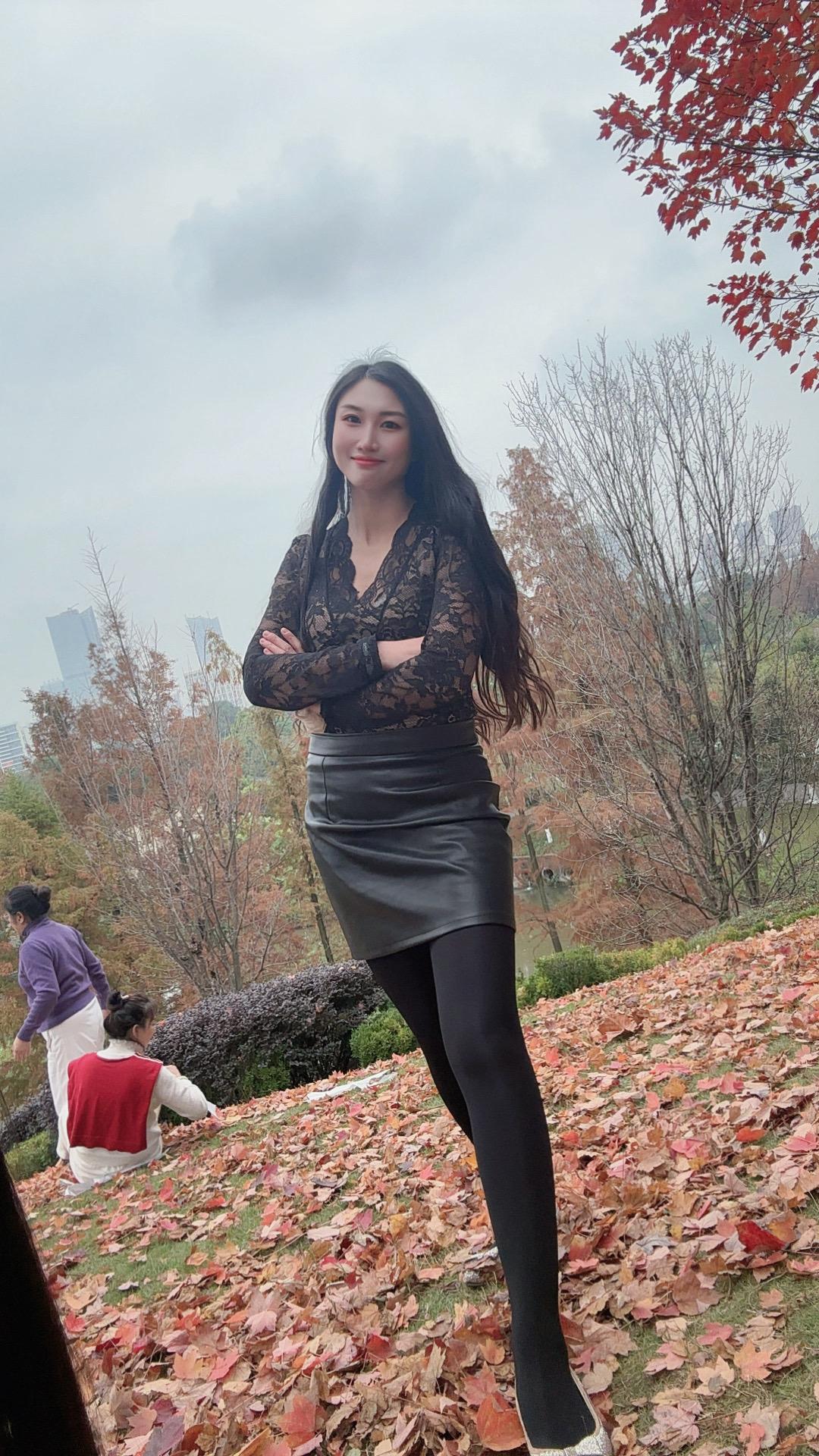 1993年33岁未婚，中国式催婚，和谁结婚不重要！婚后是否幸福也不重要～重要的是