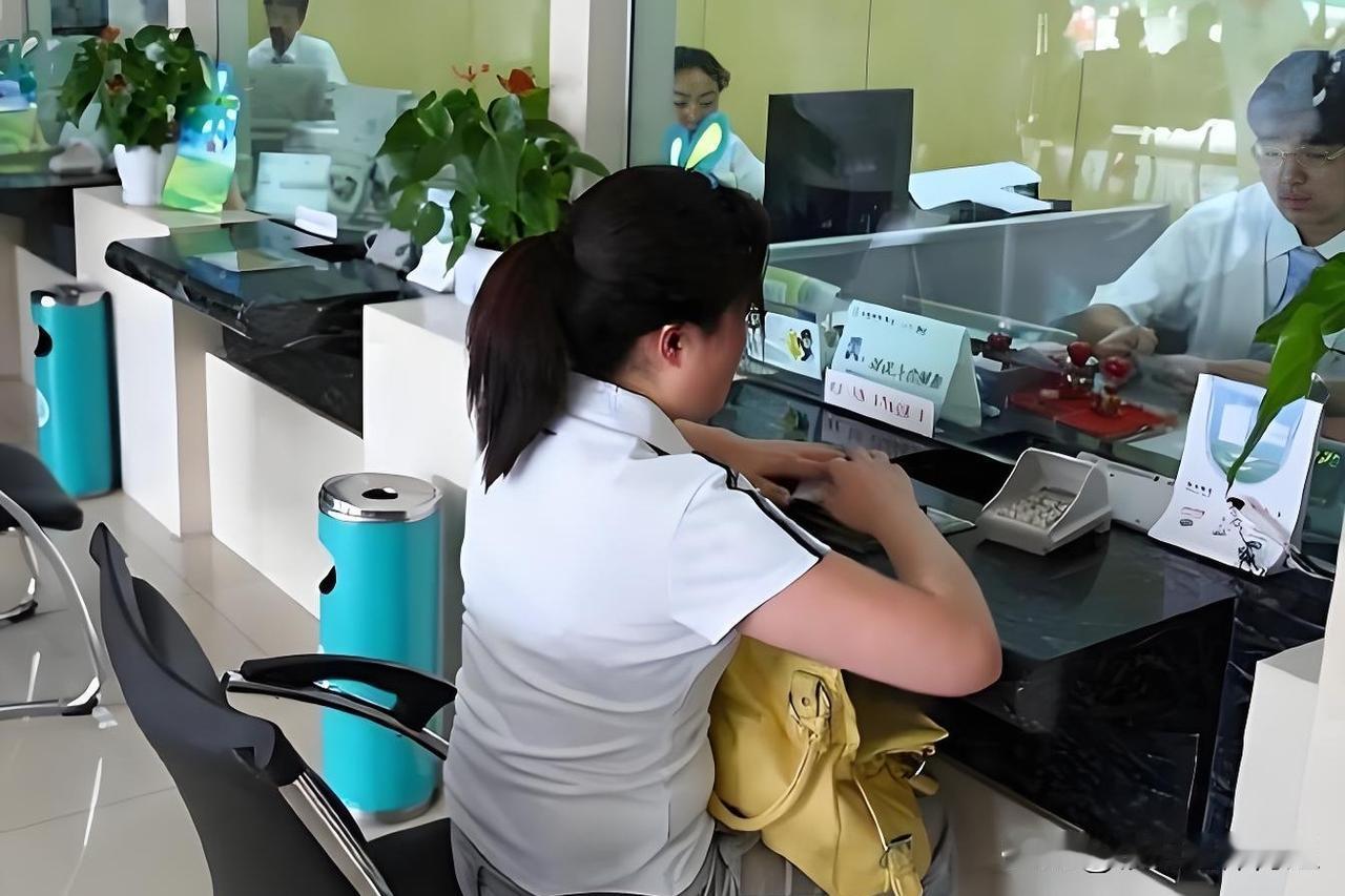 如果老人走了，子女们怎样把钱取出来？

1、如果说有老人的存款凭证，还有老人的存
