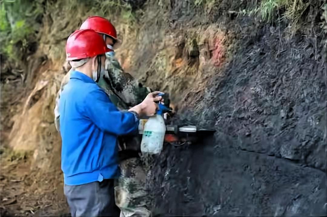 惊掉下巴了，1200吨国家管制石墨弄到美国，这胆儿真是肥上天了！
第一次看到上市
