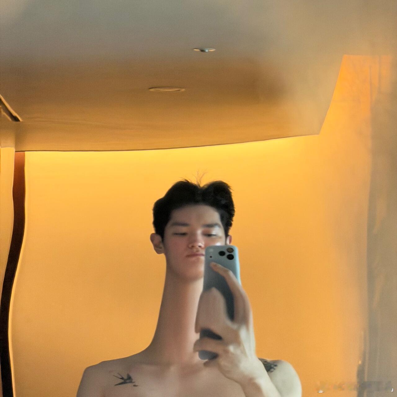 李泰容泡泡新头像 