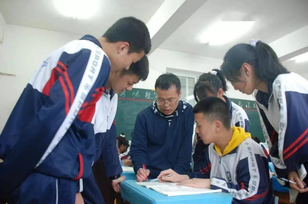 普高录取率有没有必要提高到90％？
 
关于“普高录取率要不要拉到九成甚至更高”