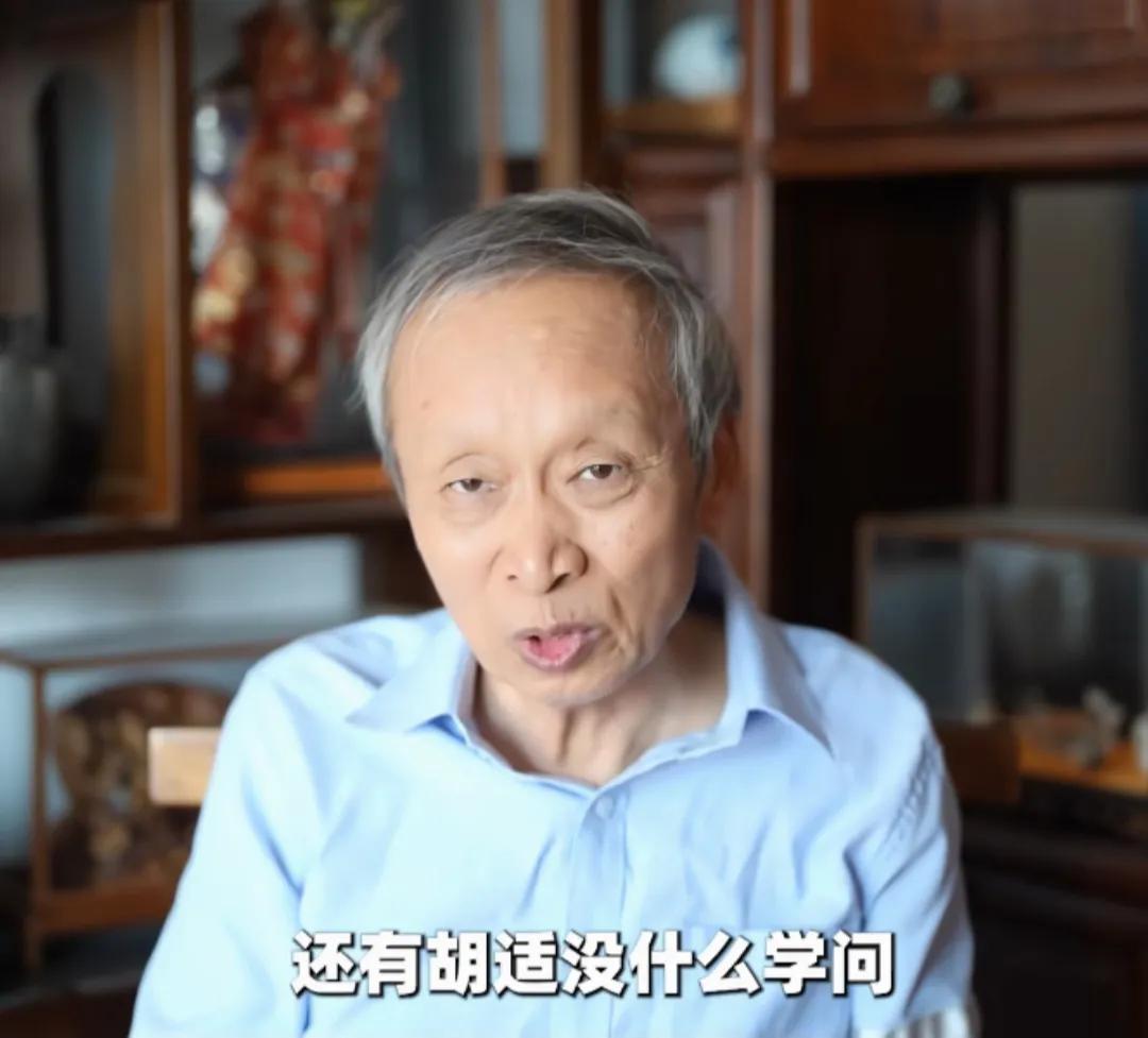 王小东怒批胡适。8月12日，王小东先生将胡适先生怒批了一通。
王小东认为胡适没什