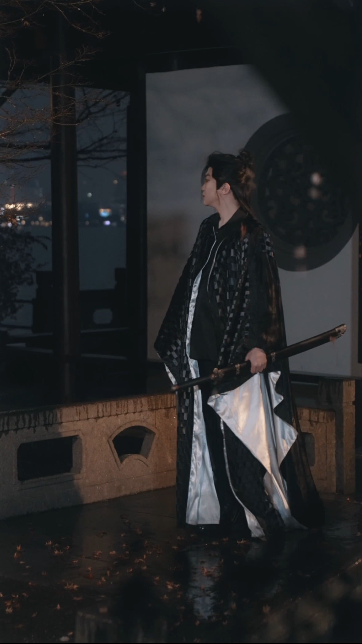 #张大大 第一次拍颜值视频# 被兔子爆改后，张大大分享了用爆改后的妆容拍摄的视频