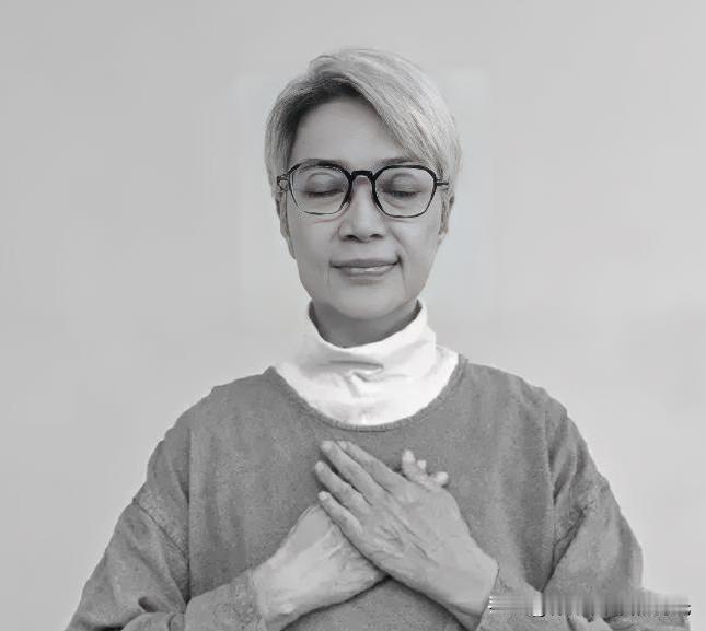 陈敏儿一生难以释怀的痛：痛失爱子，半生都在思念里煎熬
 
提起陈敏儿，大家熟知她