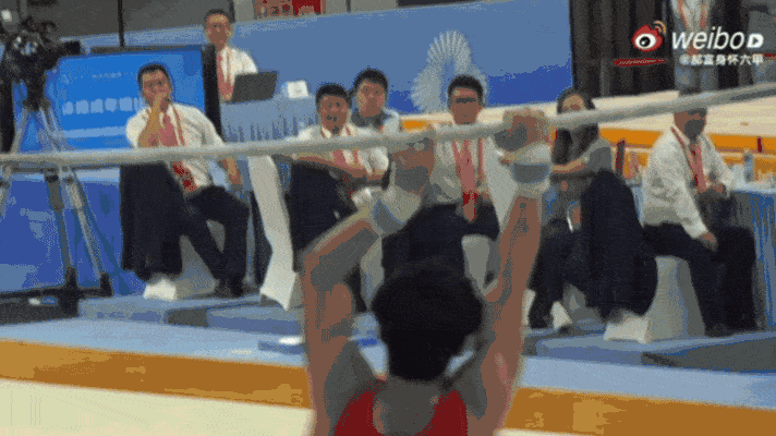 全运会最让我感觉震惊的一幕来了，最应该公平公正的裁判却带着情绪打分……

男子个