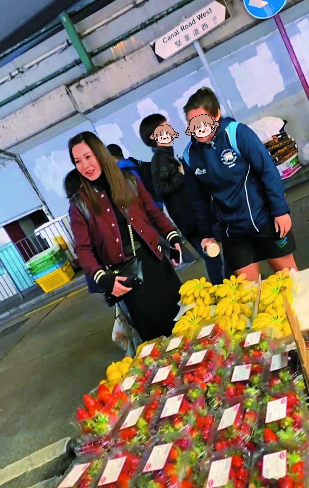 媒体收到投稿，一张网友在铜锣湾偶遇到的徐子珊。