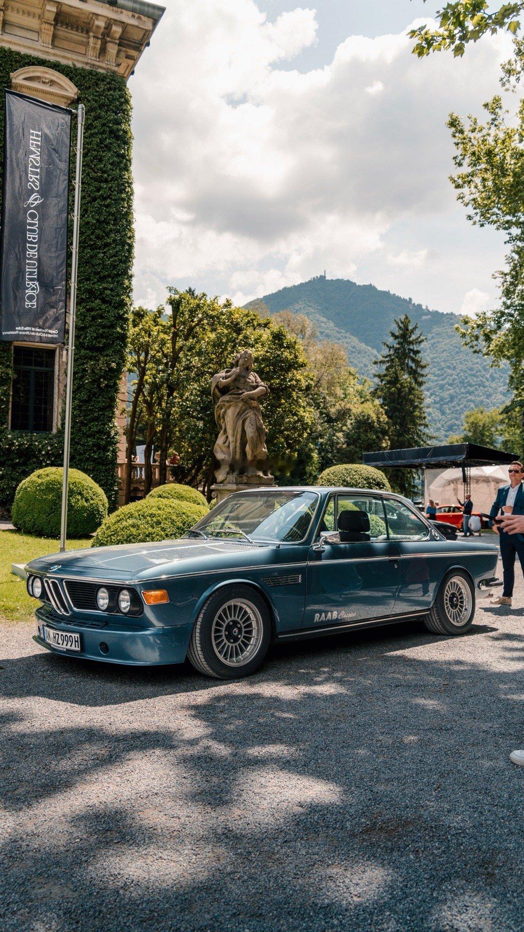 选宝马？还是选奔驰？从上世纪八十年代开始，宝马和奔驰在全球豪华车市场展开全面竞争