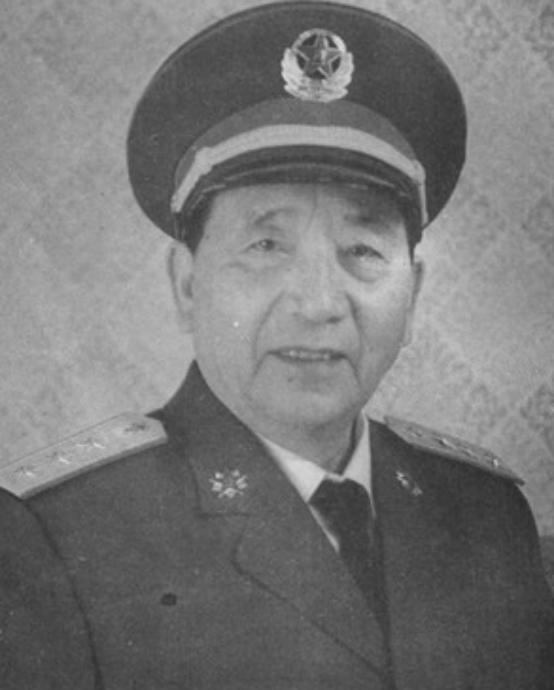 秦基伟1953年初次见毛主席竟勇敢开玩笑，毛主席听后当场回应：我可是没这么说呀？