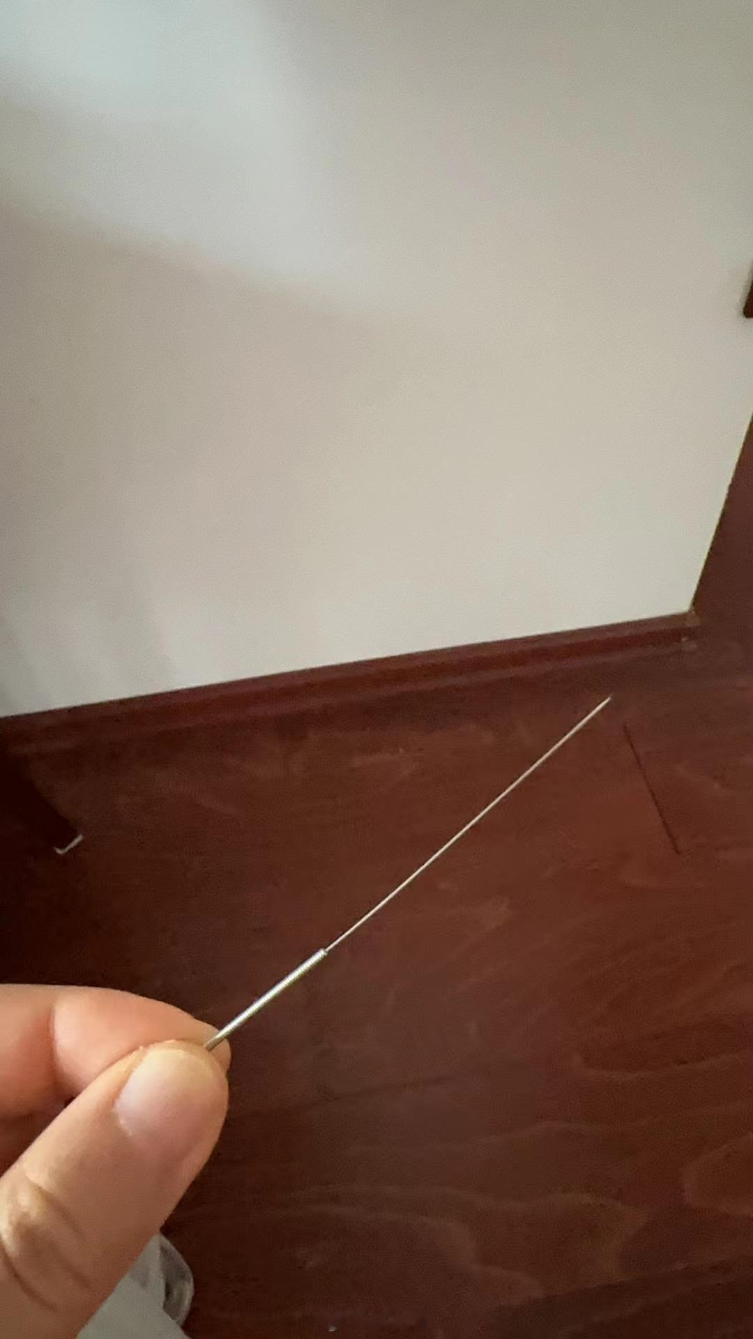 讲一个恐怖故事，今天医生小助手少拔了一根针，我回家睡了个午觉吃了个午饭才在袖子里