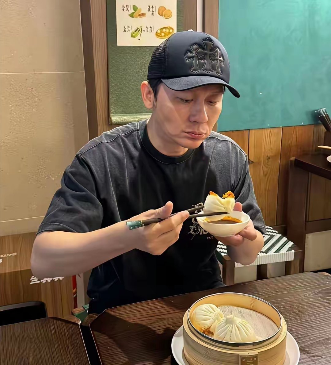 有钱人真是不一样，吃个包子都要单独包间 