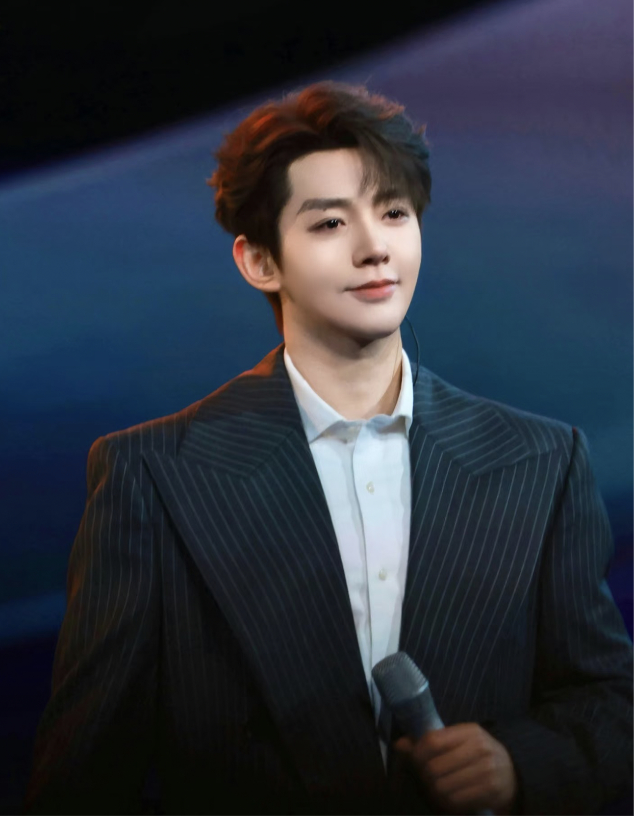 邓为央视跨年晚会微信指数日环比暴涨近165%！邓为演唱《想某人》，直播时段（20