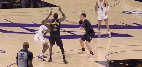 快24秒了，彪哥别跳呀！ 又被雷迪克换下去了太阳vs湖人