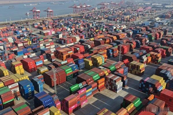 世界经济圈震惊！中国的贸易顺差激增20%，达到创纪录的1.2万亿美元，即使有特朗