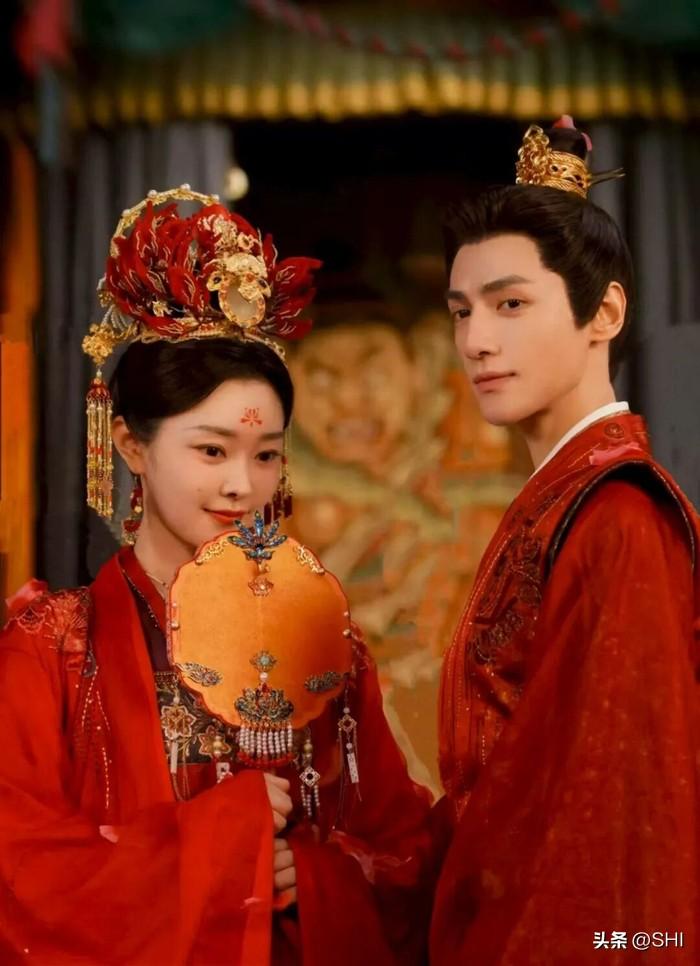 同样是与“罗云熙合作演情侣”，宋轶《颜心记》，杨紫《香蜜沉沉烬如霜》，白鹿《长月
