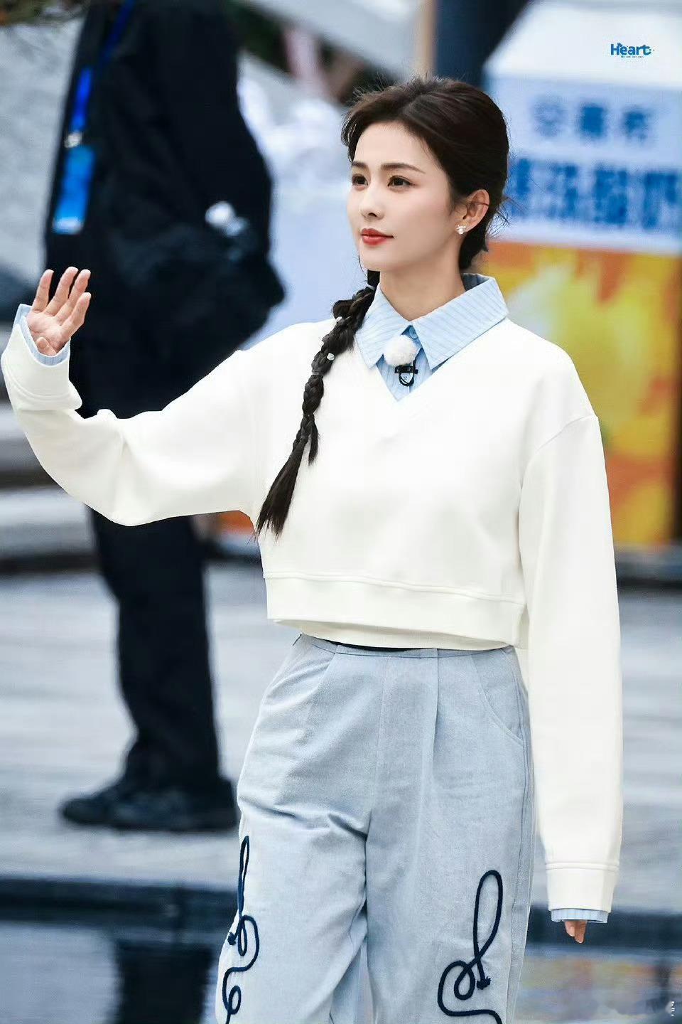 ✨白鹿回家乡常州啦!综艺录制现场，名牌变身白梦妍，真实可爱的她，无论哪个名字都让