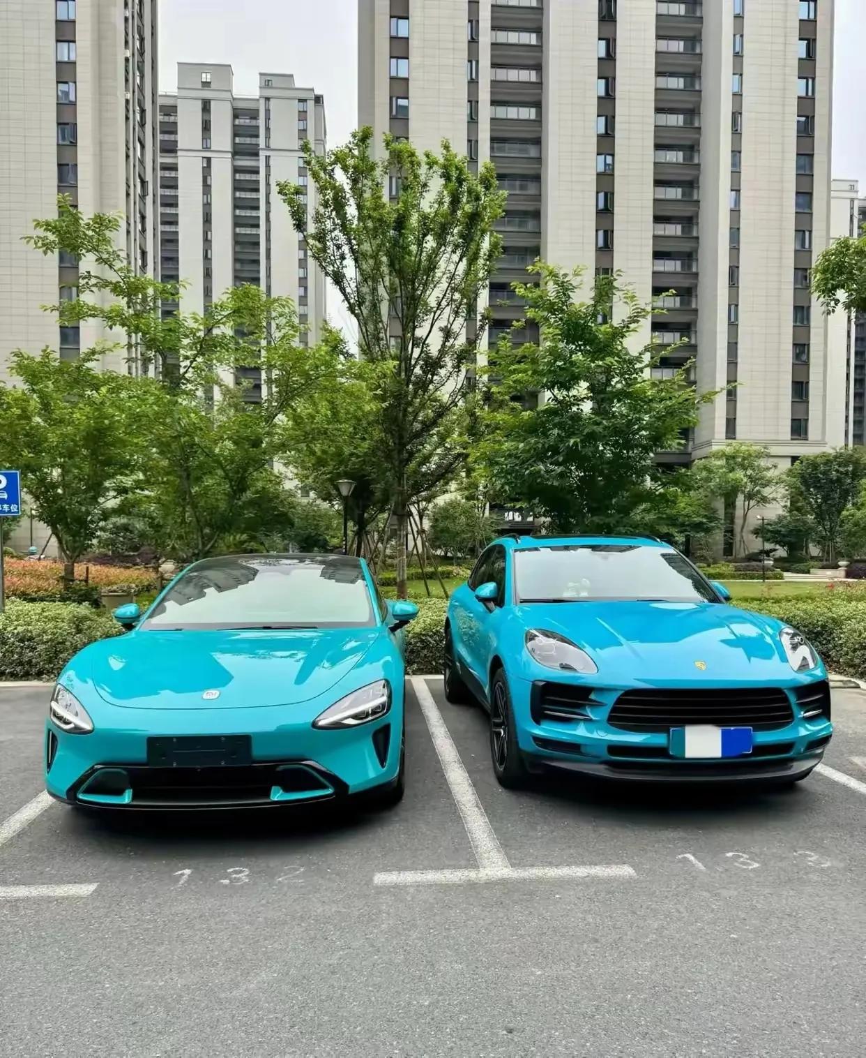小米与保时捷同台，你最喜欢哪一辆？
小米汽车与保时捷同台，感觉小米外观完全不输保