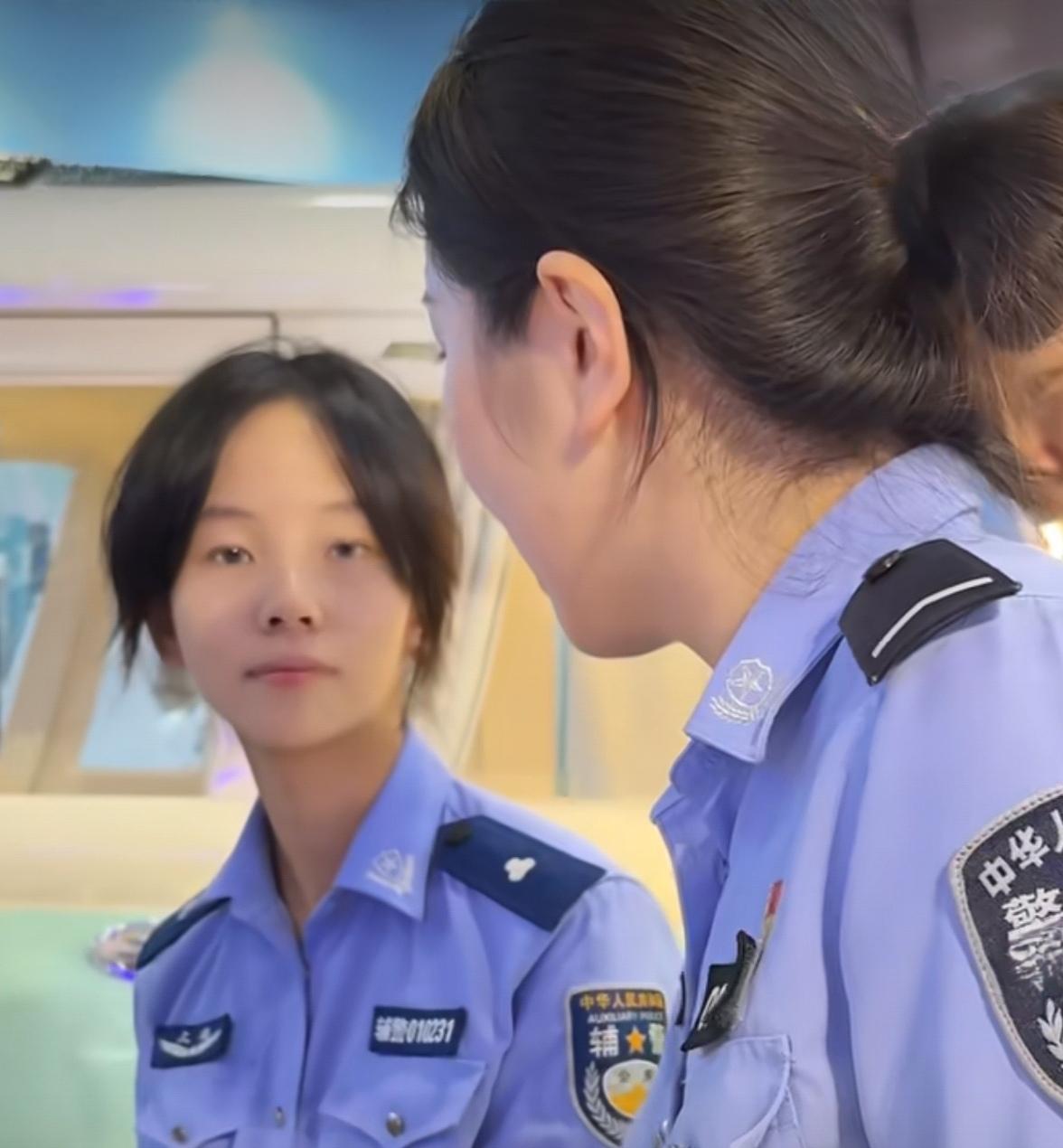 辅警与民警同站警车旁，但有三道不可逾越的职业门槛 ！

1，‌执法权限门槛‌：