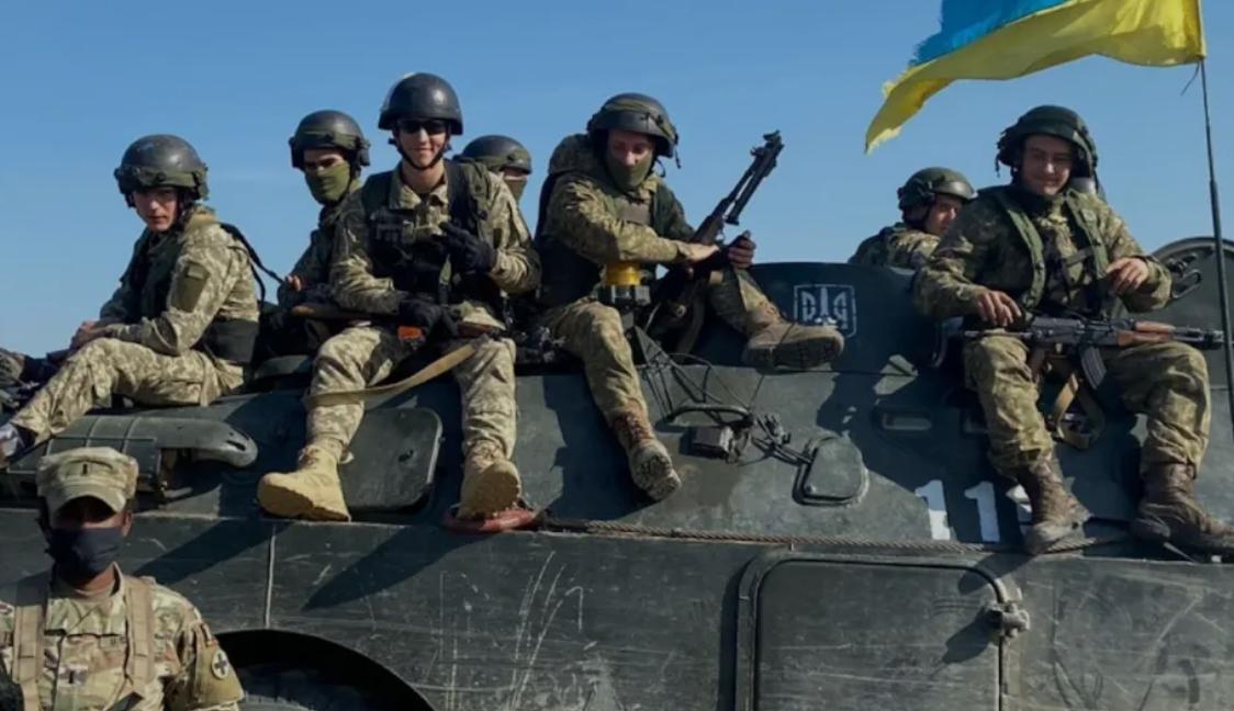 如果仅出战争经验与实践来看，乌克兰官兵可谓经历了一场现代化战争的考验，不仅扛住了