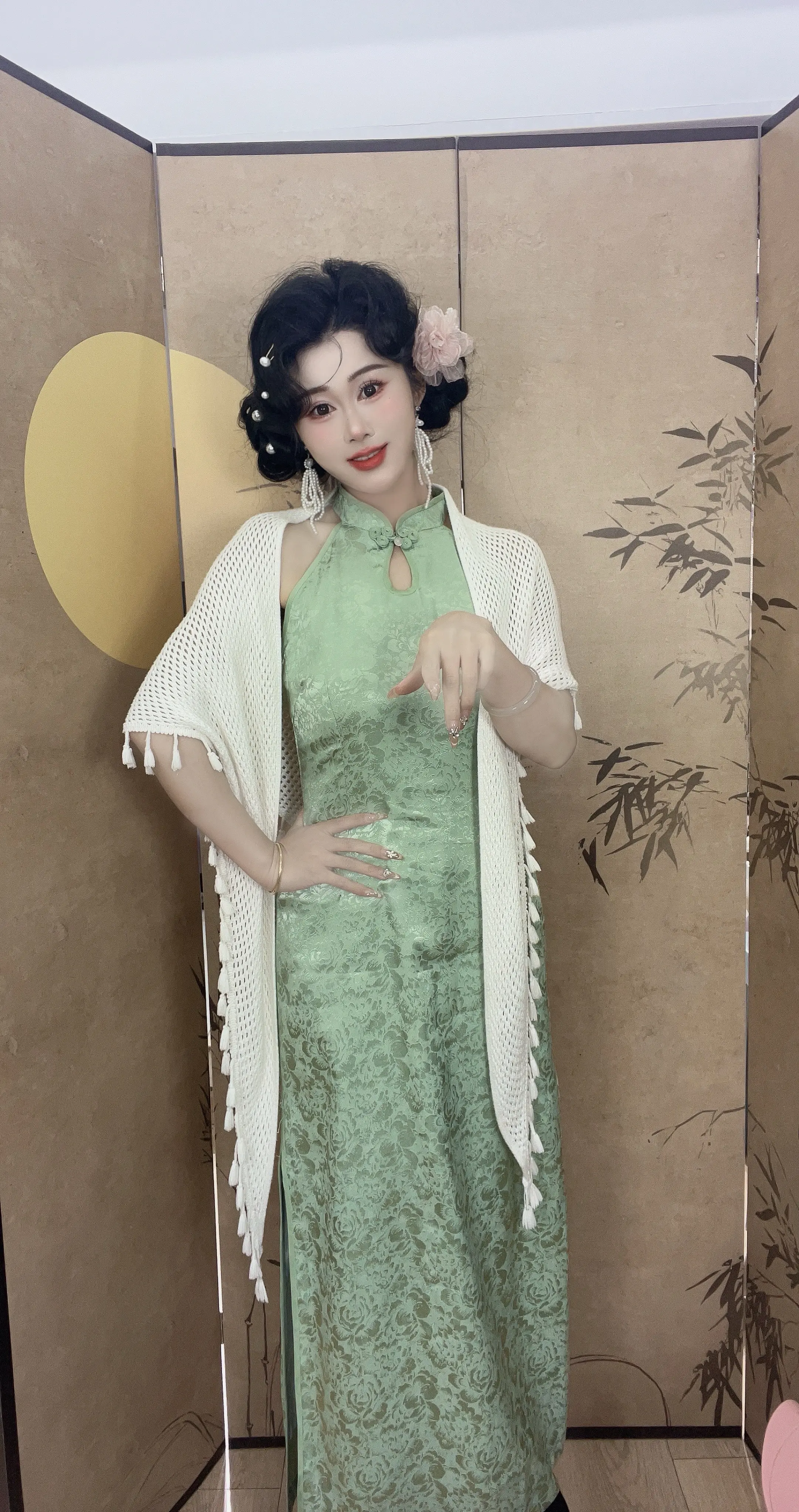 你若疼我入骨护我周全，我愿意蒙上双眼不去分辨你是人是鬼