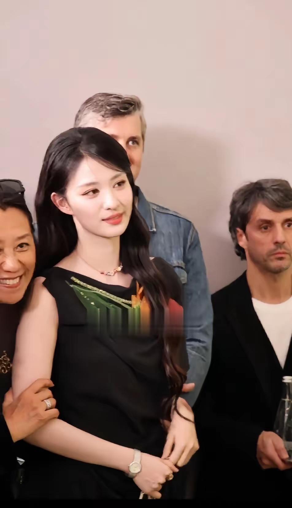 [送心]王楚然，春晚成为“昭君王👑”后，果然大🔥了，马上接到迪奥“全球代言”